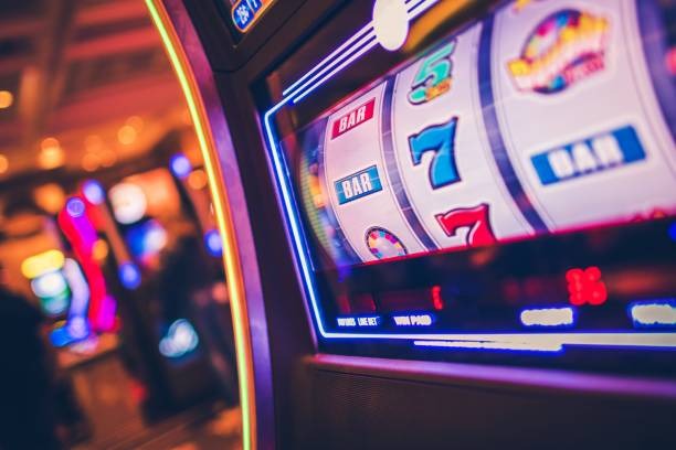 nagatoto168 mobile app interface showing slot games and live dealer options